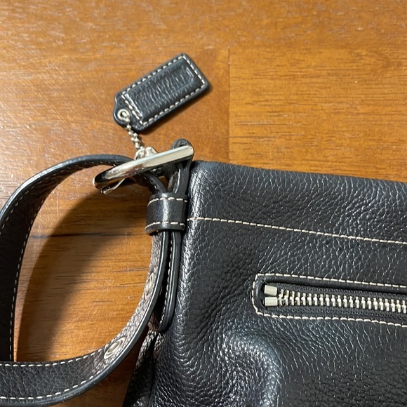 Authentic Coach purse, great condition, smoke free home! Make offer! - Picture 2 of 8